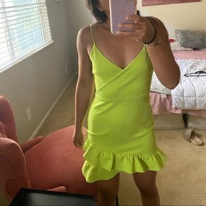 LULU’S BODYCON RUFFLE NEON MINI DRESS SIZE SMALL